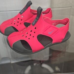 Nike Sunray Protect 2 (Toddler Size 9) Hyper Pink/Fuchsia Glow/Smoke